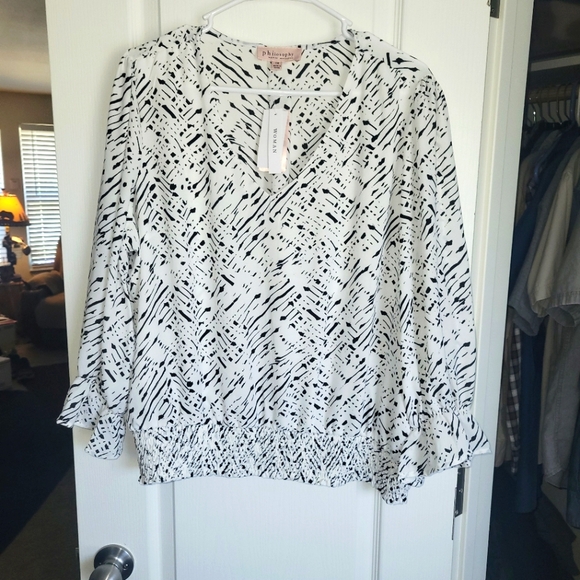 Womens Philosophy Black and White Blouse. NWT. Ruched and Ruffles. Plus 1X - Picture 1 of 9